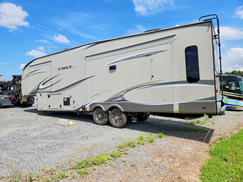60916546 :رقم المزاد ، 1UJCJ0BT0J1WD0349 vin ، 2018 Jayco Eagle مزاد بيع