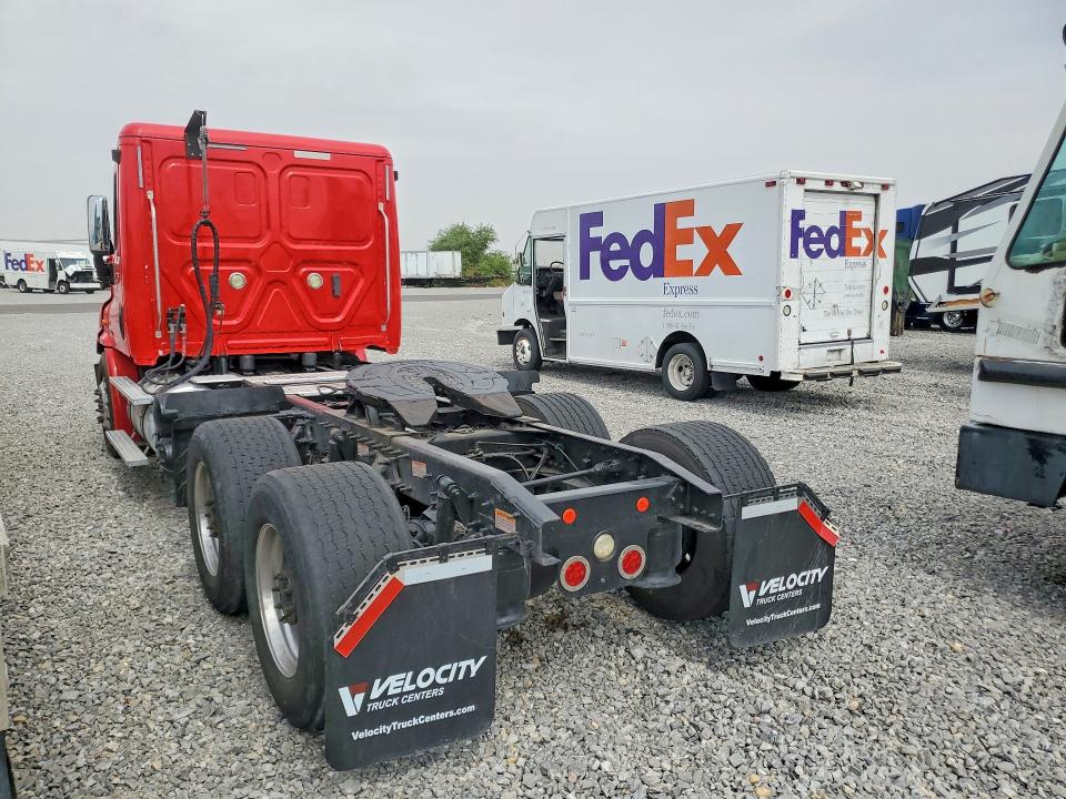 64600926 :رقم المزاد ، 3AKJGBDVXKDKJ8497 vin ، 2019 Freightliner Cascadia 113 مزاد بيع