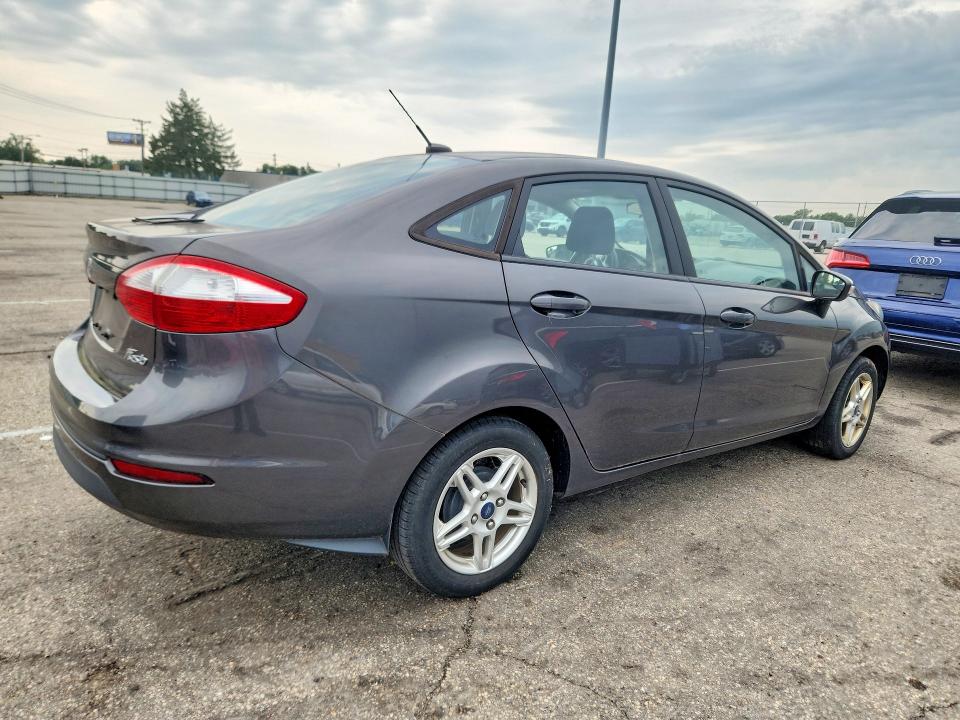 2017 Ford Fiesta მანქანა იყიდება აუქციონზე, vin: 3FADP4BJXHM164090, აუქციონის ნომერი: 64755226