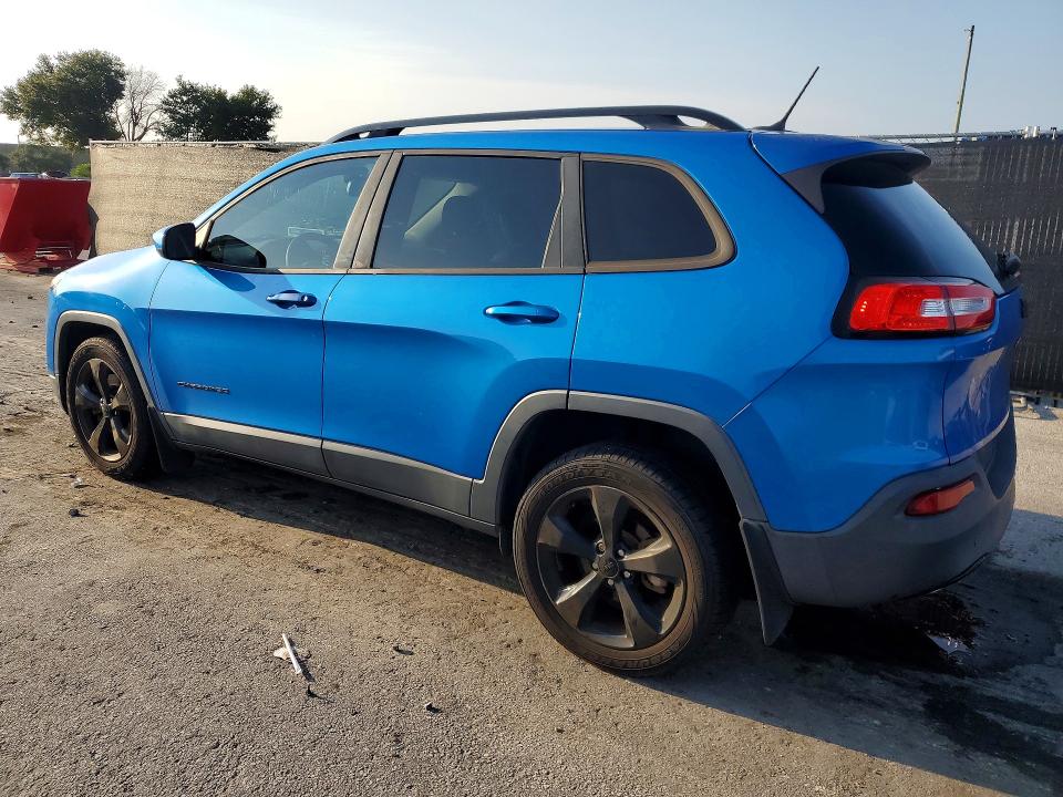 63420326 :رقم المزاد ، 1C4PJLCB5JD544661 vin ، 2018 Jeep Cherokee مزاد بيع