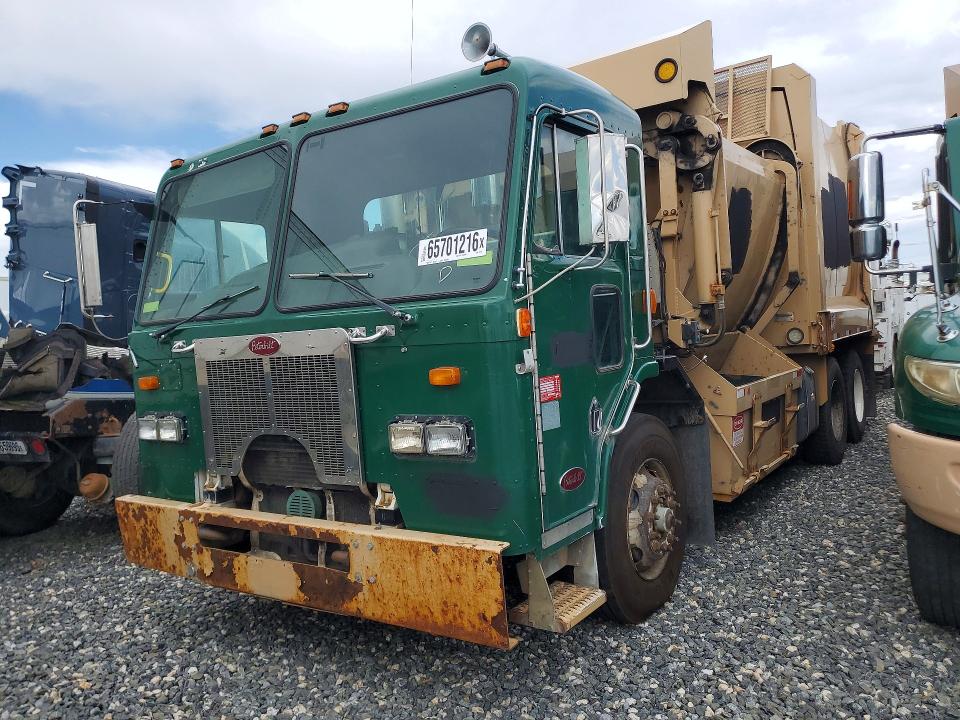 65701216 :رقم المزاد ، 3BPZL00X69F719201 vin ، 2009 Peterbilt 320 مزاد بيع