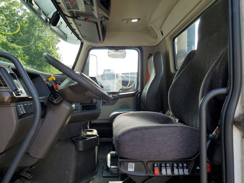 Продажа на аукционе авто 2018 Volvo Vnl, vin: 4V4N39TG3JN892621, номер лота: 65239436