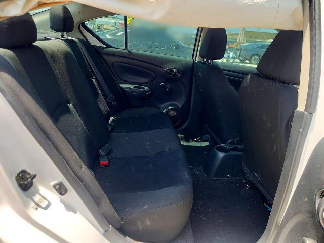 64075756 :رقم المزاد ، 3N1CN7APXJL815798 vin ، 2018 Nissan Versa مزاد بيع