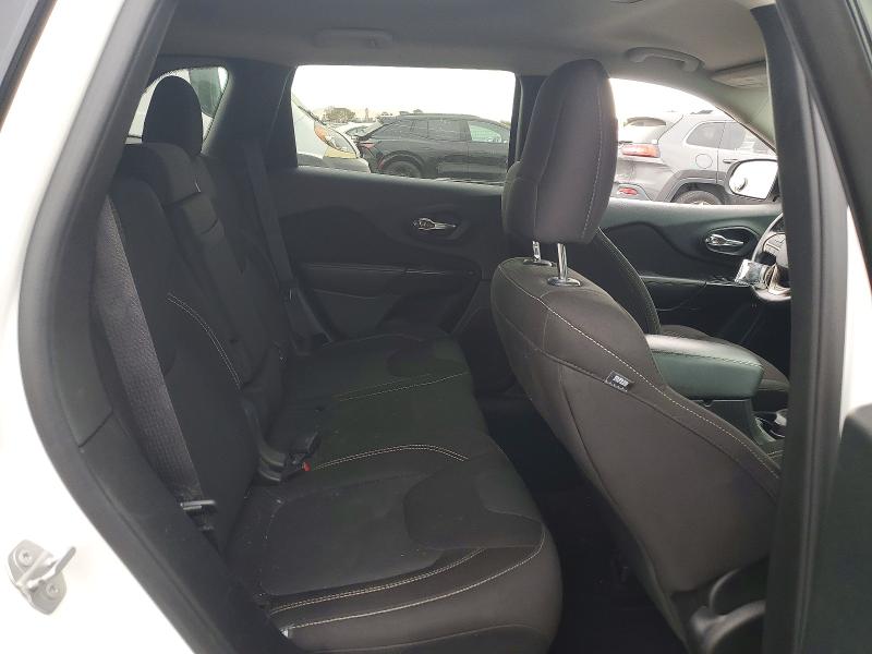64927756 :رقم المزاد ، 1C4PJLCB2GW113692 vin ، 2016 Jeep Cherokee مزاد بيع