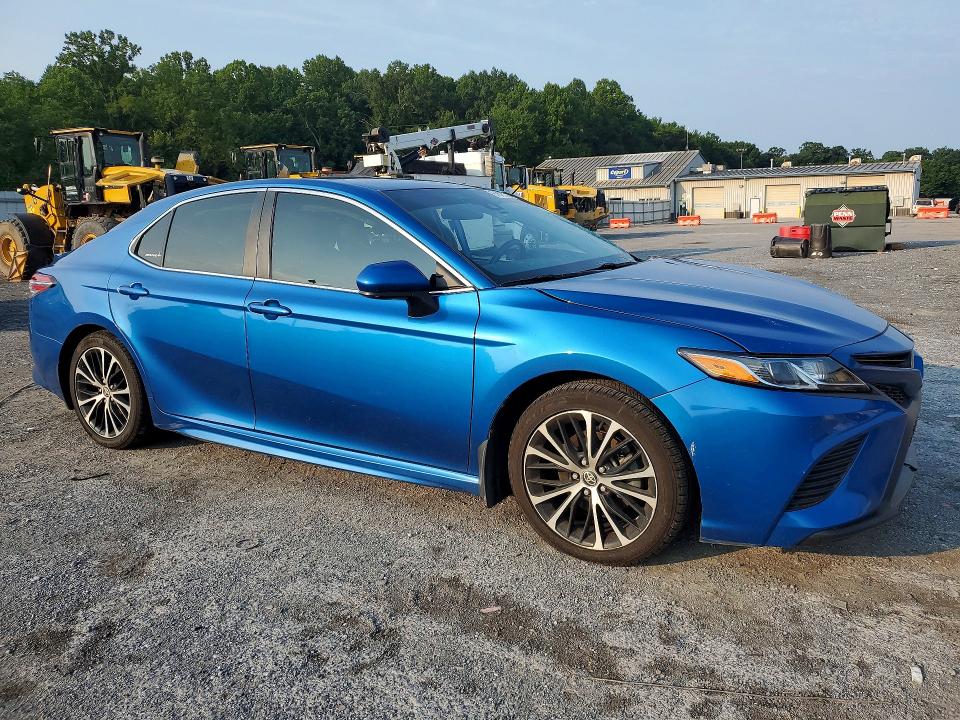 64845326 :رقم المزاد ، 4T1G11BK5LU009589 vin ، 2020 Toyota Camry مزاد بيع