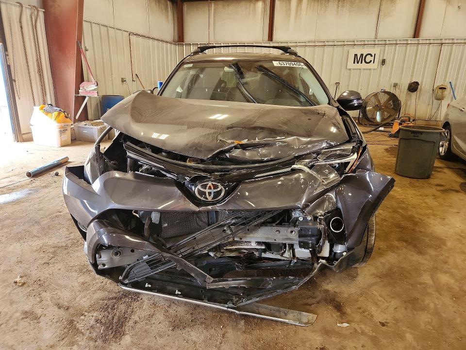 Продаж на аукціоні авто 2017 Toyota Rav4, vin: JTMRFREV4HJ706408, номер лоту: 63709406