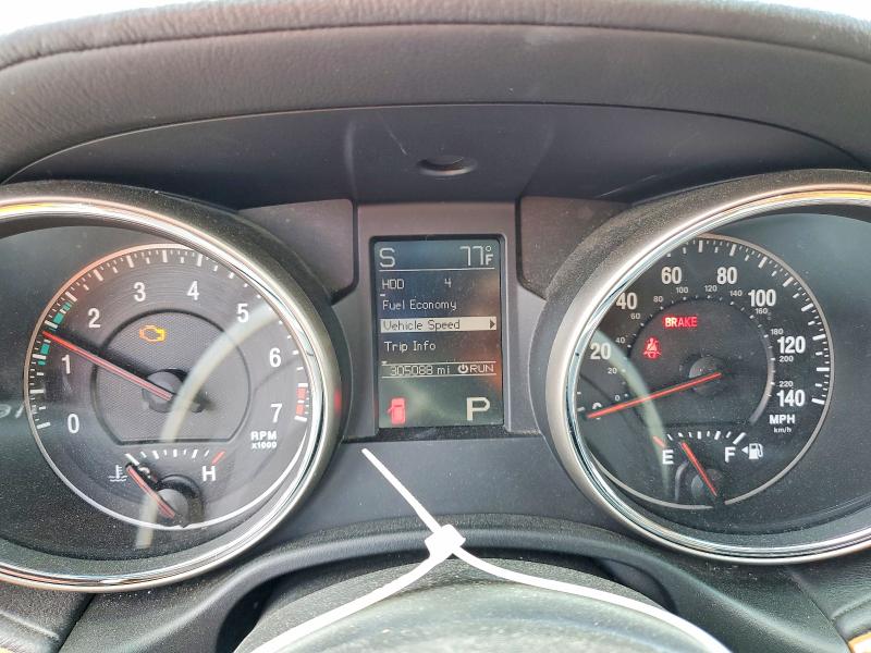 66743176 :رقم المزاد ، 1J4RR6GG3BC607556 vin ، 2011 Jeep Grand Cherokee مزاد بيع