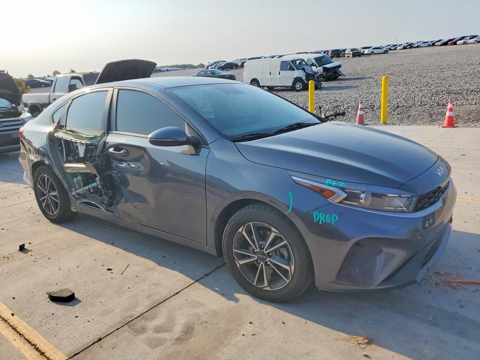 64037616 :رقم المزاد ، 3KPF24AD8NE434288 vin ، 2022 Kia Forte مزاد بيع