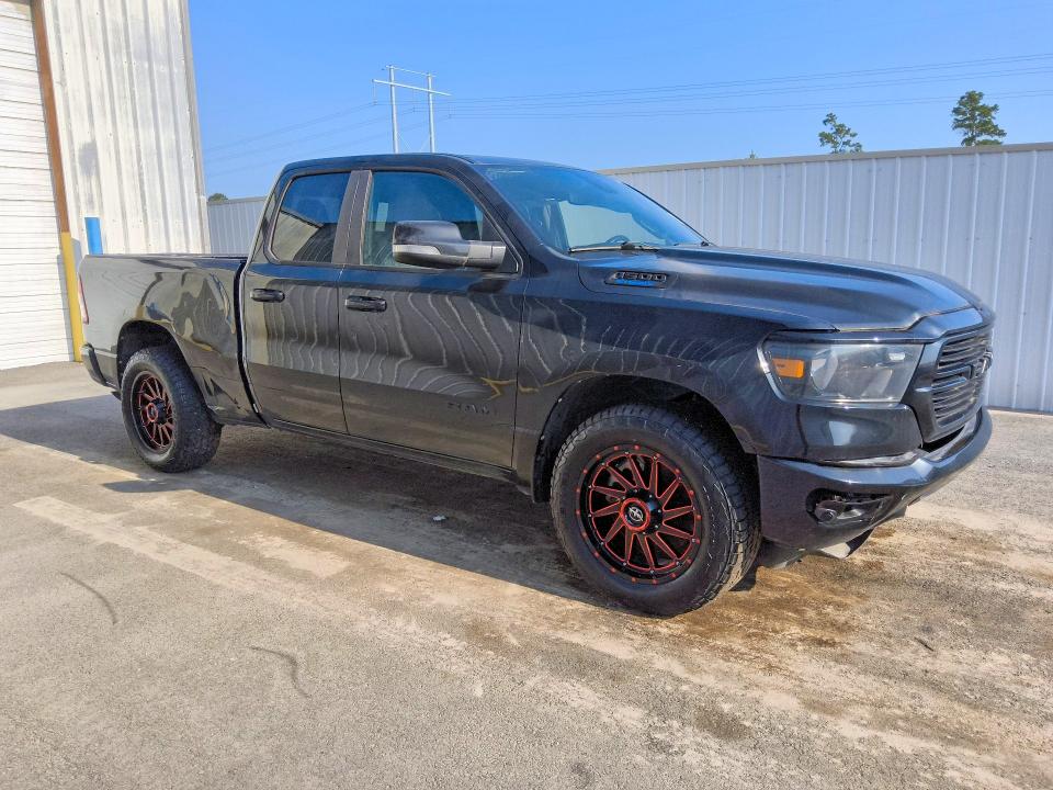 63417836 :رقم المزاد ، 1C6RREBG5MN820885 vin ، 2021 Ram 1500 مزاد بيع