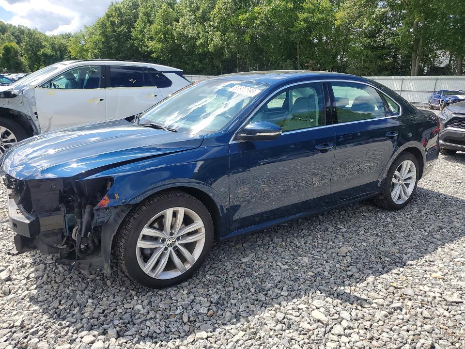 65902896 :رقم المزاد ، 1VWBA7A39JC038685 vin ، 2018 Volkswagen Passat مزاد بيع