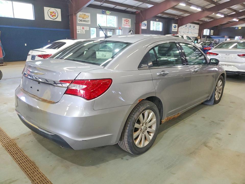 65433786 :رقم المزاد ، 1C3CCBCG5DN520992 vin ، 2013 Chrysler 200 مزاد بيع