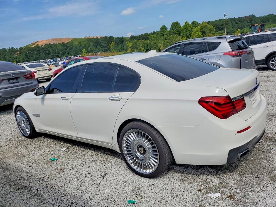 2015 Bmw 750 მანქანა იყიდება აუქციონზე, vin: WBAYA8C57FD825375, აუქციონის ნომერი: 64255336