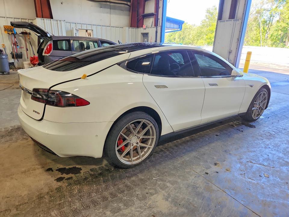 Aukcja sprzedaży 2016 Tesla Model S, vin: 5YJSA1E4XGF131505, numer aukcji: 64387746