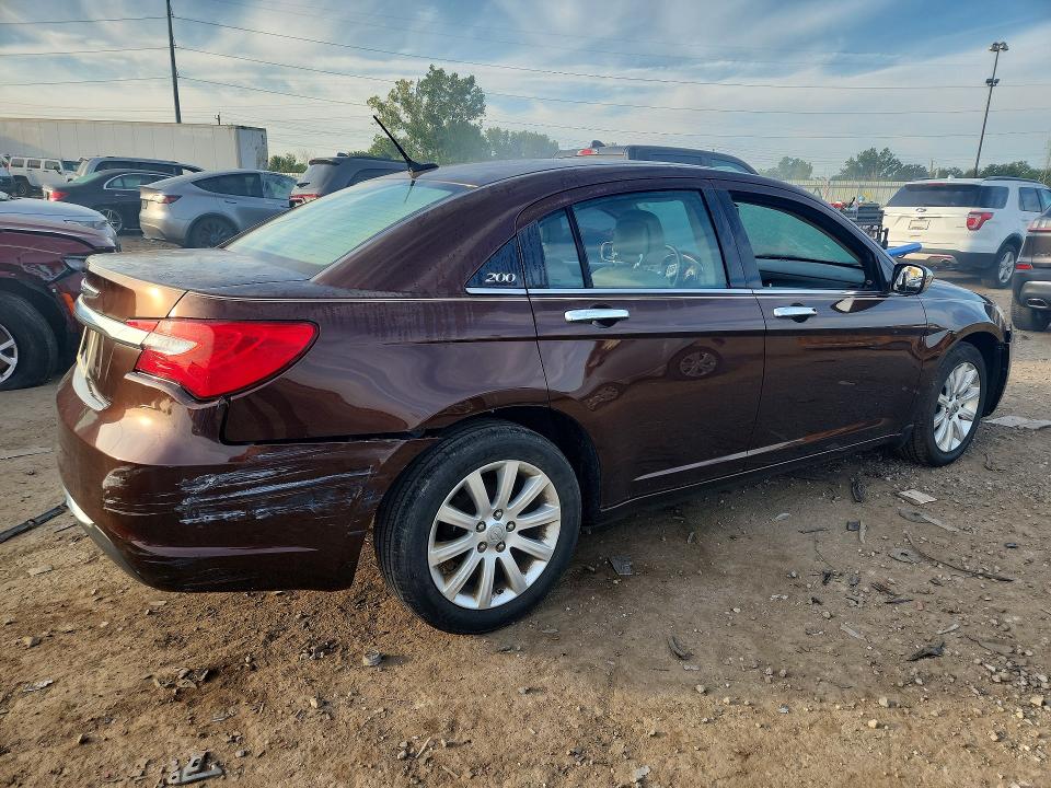 65932976 :رقم المزاد ، 1C3CCBCG2DN618071 vin ، 2013 Chrysler 200 مزاد بيع
