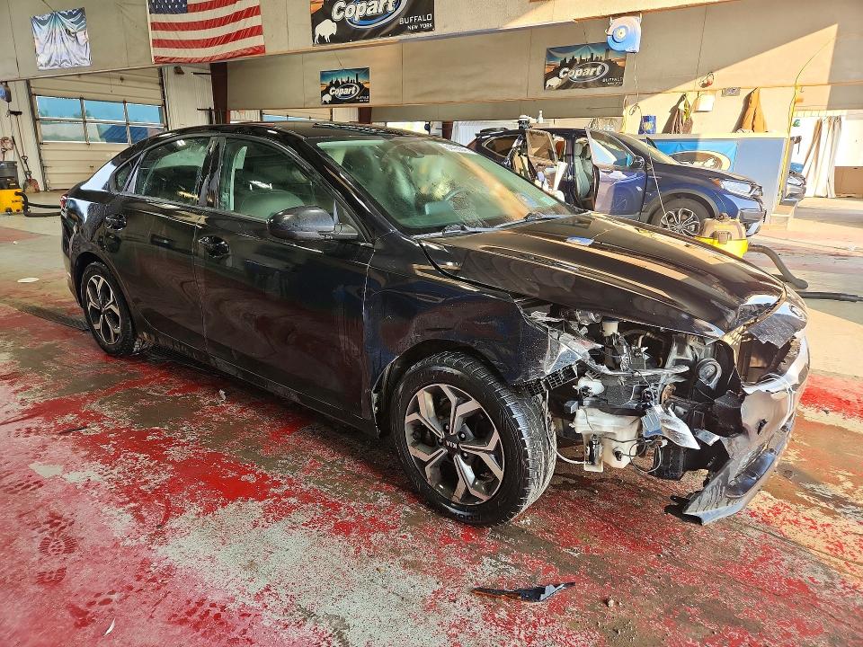 2020 Kia Forte მანქანა იყიდება აუქციონზე, vin: 3KPF24AD2LE205196, აუქციონის ნომერი: 64406846