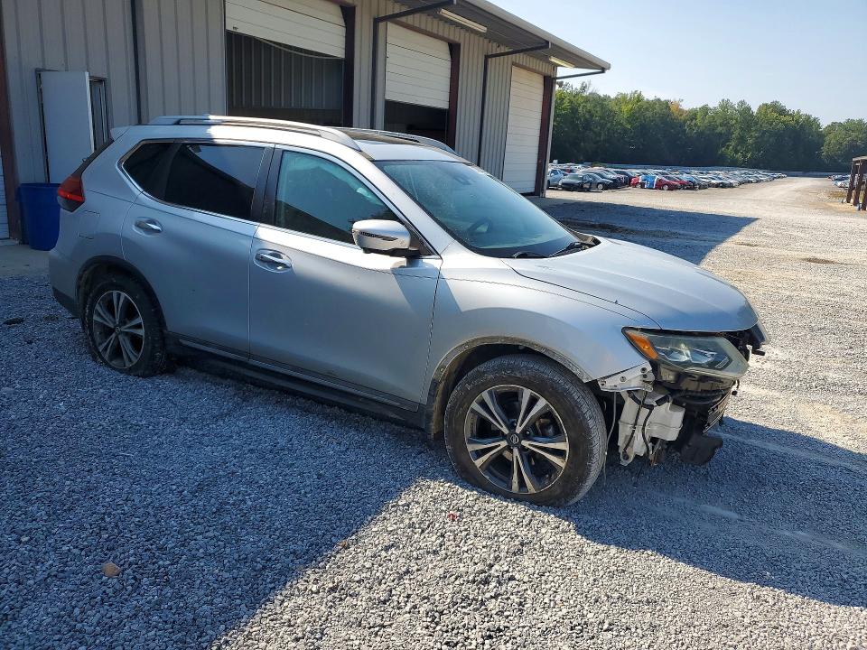 Продаж на аукціоні авто 2017 Nissan Rogue, vin: 5N1AT2MT9HC799701, номер лоту: 63826046