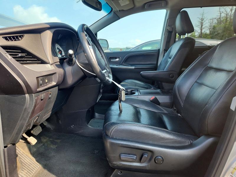 64288986 :رقم المزاد ، 5TDXK3DC3FS671523 vin ، 2015 Toyota Sienna مزاد بيع