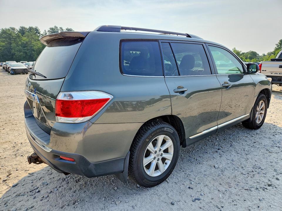 64607606 :رقم المزاد ، 5TDBK3EHXCS116200 vin ، 2012 Toyota Highlander مزاد بيع