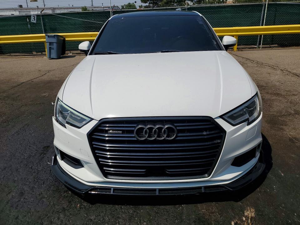 Продаж на аукціоні авто 2018 Audi A3, vin: WAUB8GFFXJ1047633, номер лоту: 64451206