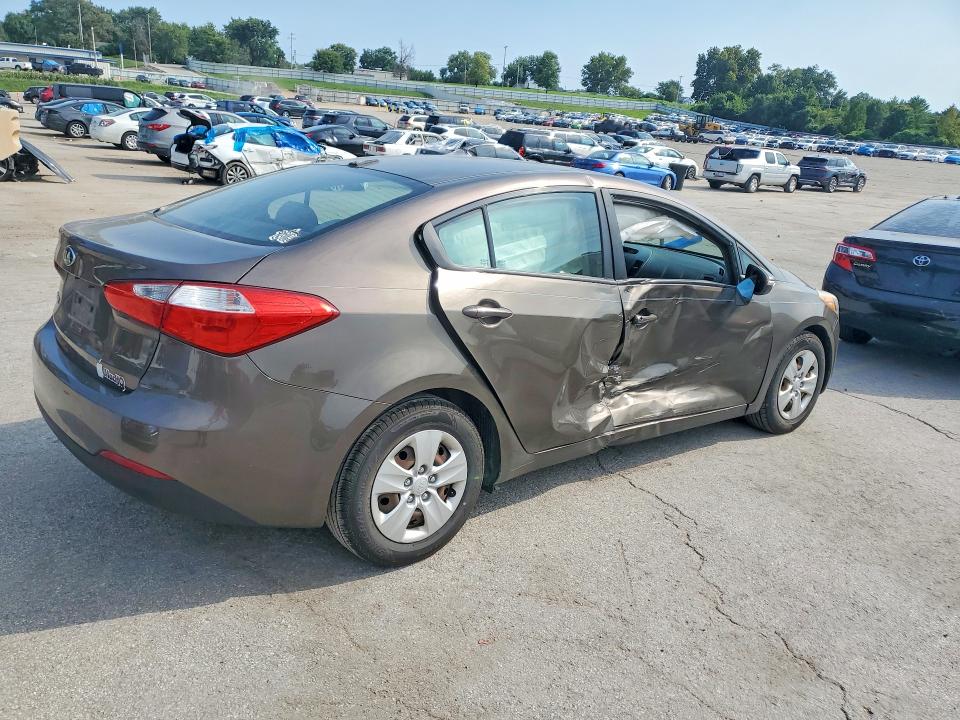 2015 Kia Forte მანქანა იყიდება აუქციონზე, vin: KNAFX4A63F5302844, აუქციონის ნომერი: 64374306