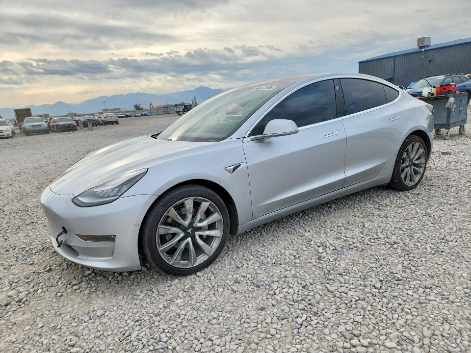 2018 Tesla Model 3 მანქანა იყიდება აუქციონზე, vin: 5YJ3E1EB4JF116951, აუქციონის ნომერი: 64663656