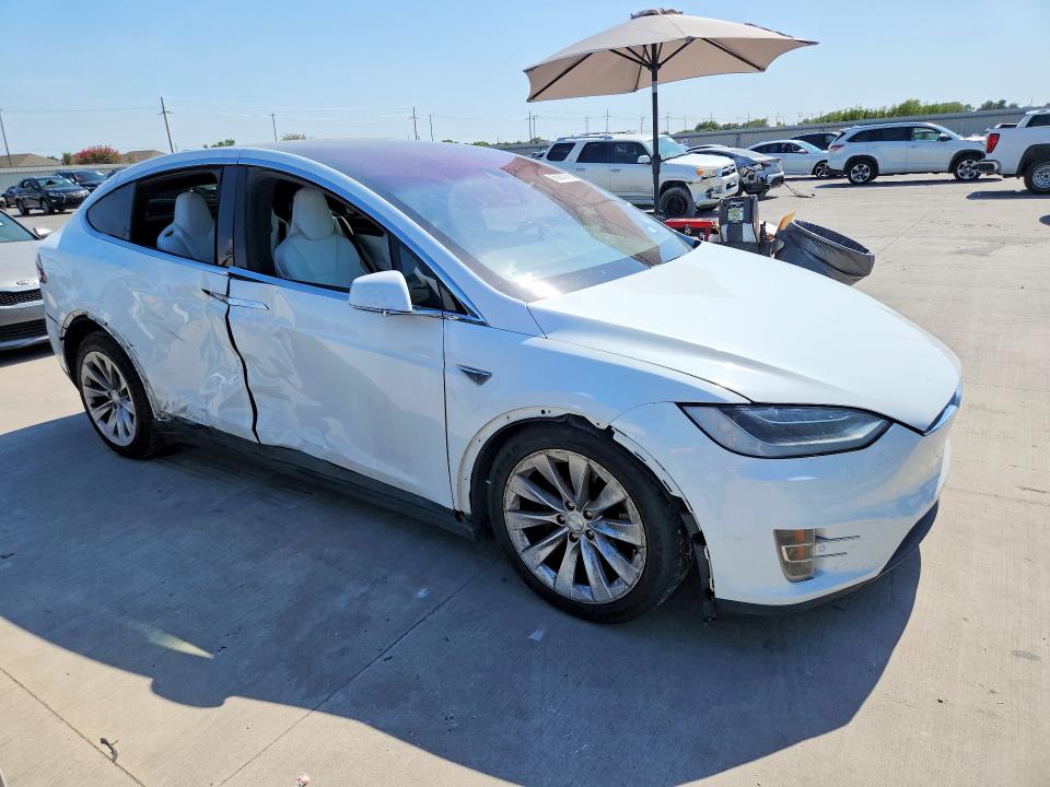 2016 Tesla Model X მანქანა იყიდება აუქციონზე, vin: 5YJXCAE22GF017044, აუქციონის ნომერი: 66267076