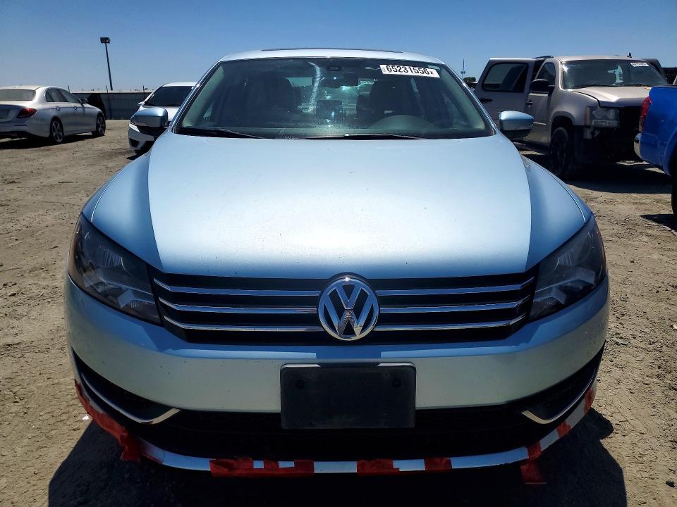 2013 Volkswagen Passat მანქანა იყიდება აუქციონზე, vin: 1VWBP7A35DC136177, აუქციონის ნომერი: 65231556