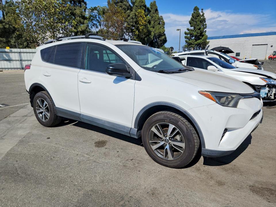 Продаж на аукціоні авто 2018 Toyota Rav4, vin: 2T3ZFREV2JW415106, номер лоту: 63407166