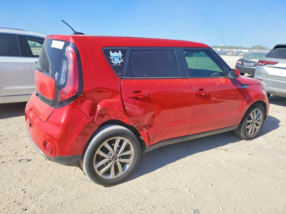 2018 Kia Soul მანქანა იყიდება აუქციონზე, vin: KNDJP3A57J7600986, აუქციონის ნომერი: 65675396