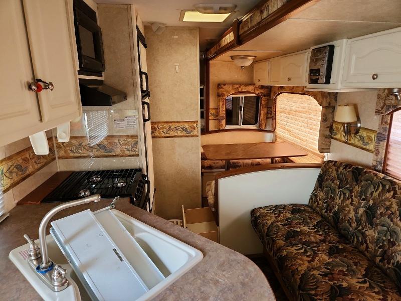64574586 :رقم المزاد ، 4YDT31R297S631596 vin ، 2007 Keystone Keystone مزاد بيع