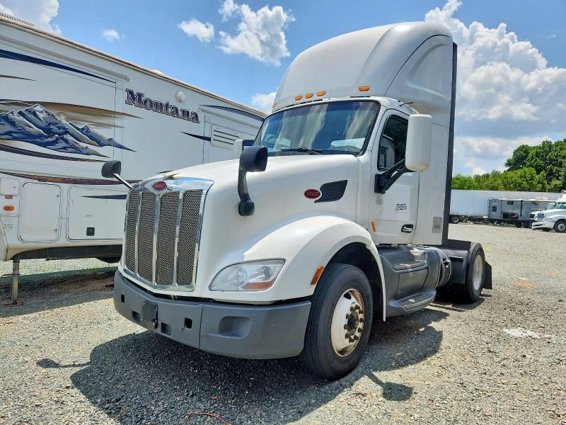 57902676 :رقم المزاد ، 1XPBA48X2JD478315 vin ، 2018 Peterbilt 579 مزاد بيع