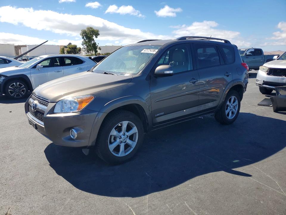 63525406 :رقم المزاد ، 2T3YF4DV3BW081721 vin ، 2011 Toyota Rav4 مزاد بيع