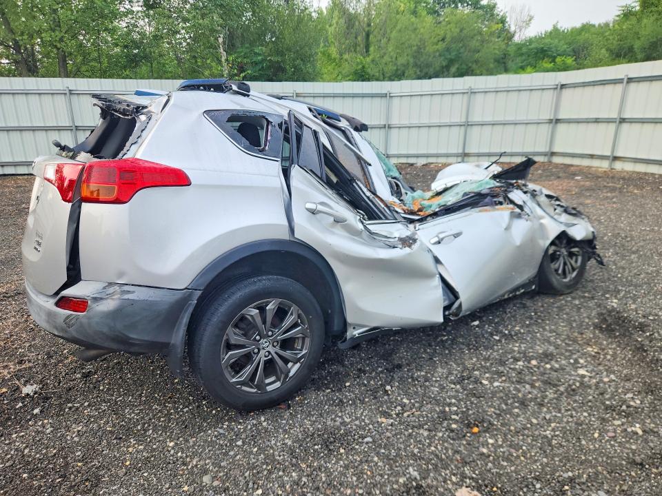 2015 Toyota Rav4 მანქანა იყიდება აუქციონზე, vin: JTMRFREVXFD114605, აუქციონის ნომერი: 64813476