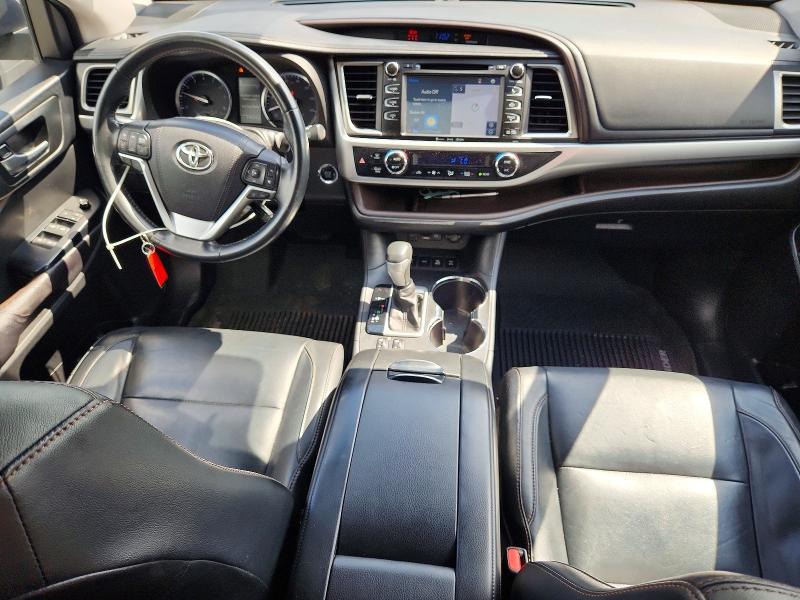 2017 Toyota Highlander მანქანა იყიდება აუქციონზე, vin: 5TDJZRFH7HS384685, აუქციონის ნომერი: 64914486