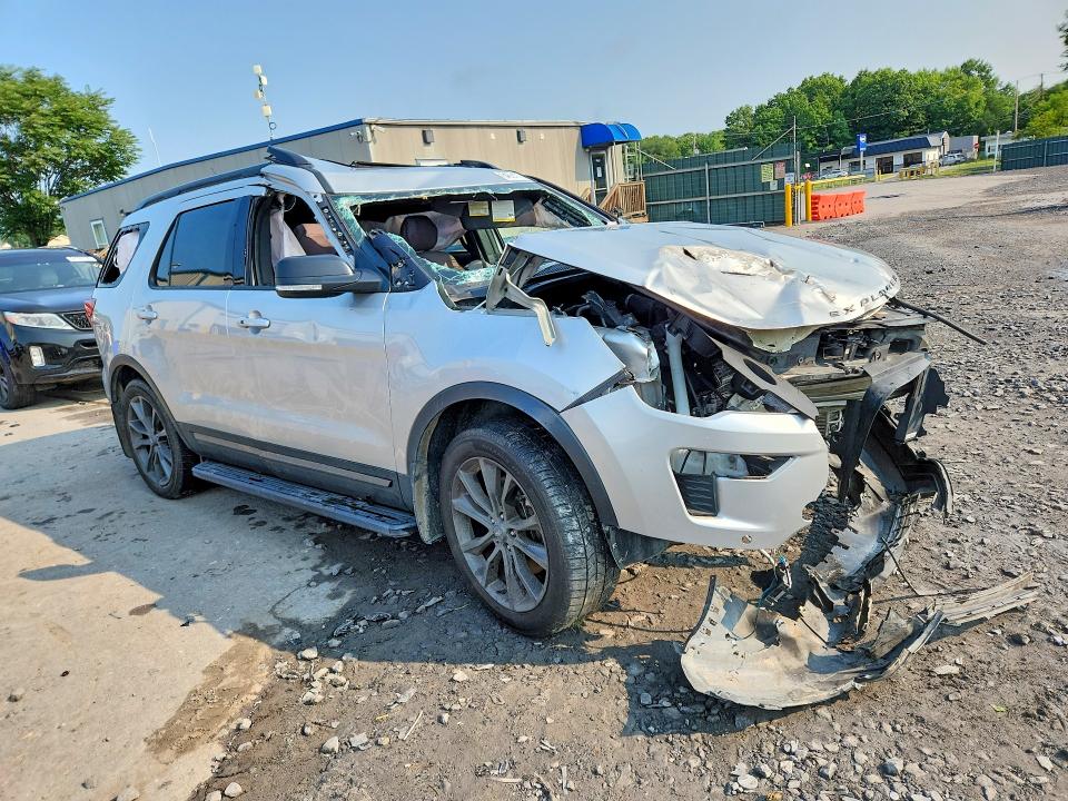 64551976 :رقم المزاد ، 1FM5K8DH1JGC52617 vin ، 2018 Ford Explorer مزاد بيع