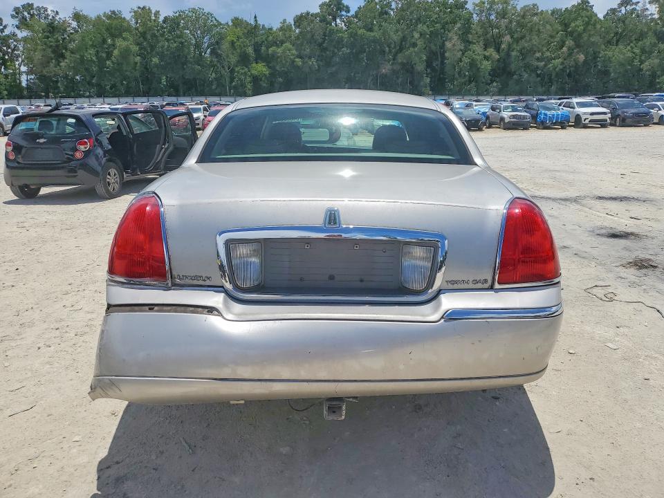 Продажа на аукционе авто 2006 Lincoln Town Car, vin: 1LNHM83W56Y648140, номер лота: 64039666