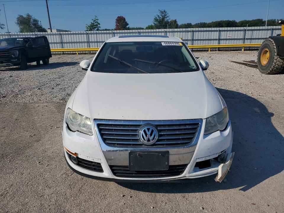 66869306 :رقم المزاد ، WVWAK73C18E211672 vin ، 2008 Volkswagen Passat مزاد بيع