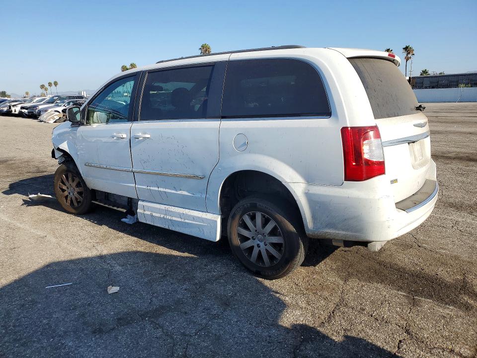 64286316 :رقم المزاد ، 2C4RC1BG7FR510245 vin ، 2015 Chrysler Town & Country مزاد بيع