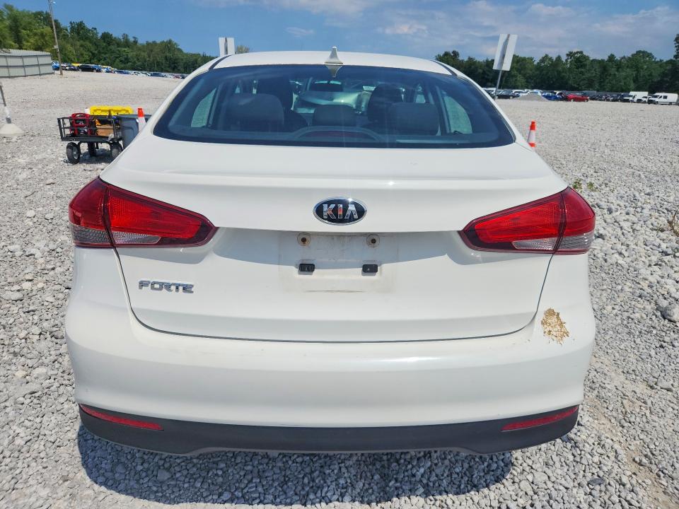 2018 Kia Forte მანქანა იყიდება აუქციონზე, vin: 3KPFK4A75JE227930, აუქციონის ნომერი: 63953476