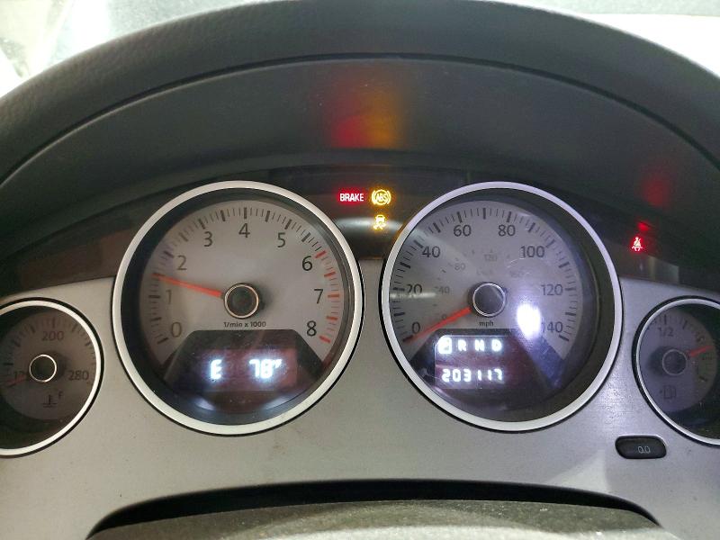 64323246 :رقم المزاد ، 2V4RW3DG5BR718155 vin ، 2011 Volkswagen Routan مزاد بيع