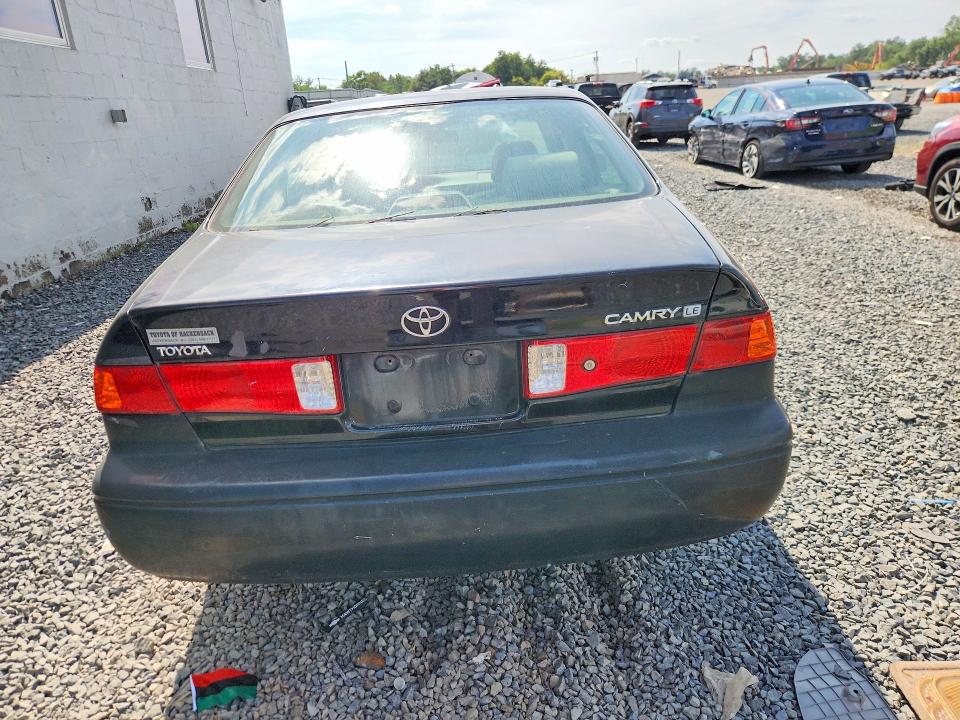 65735656 :رقم المزاد ، 4T1BG22K7YU971866 vin ، 2000 Toyota Camry مزاد بيع