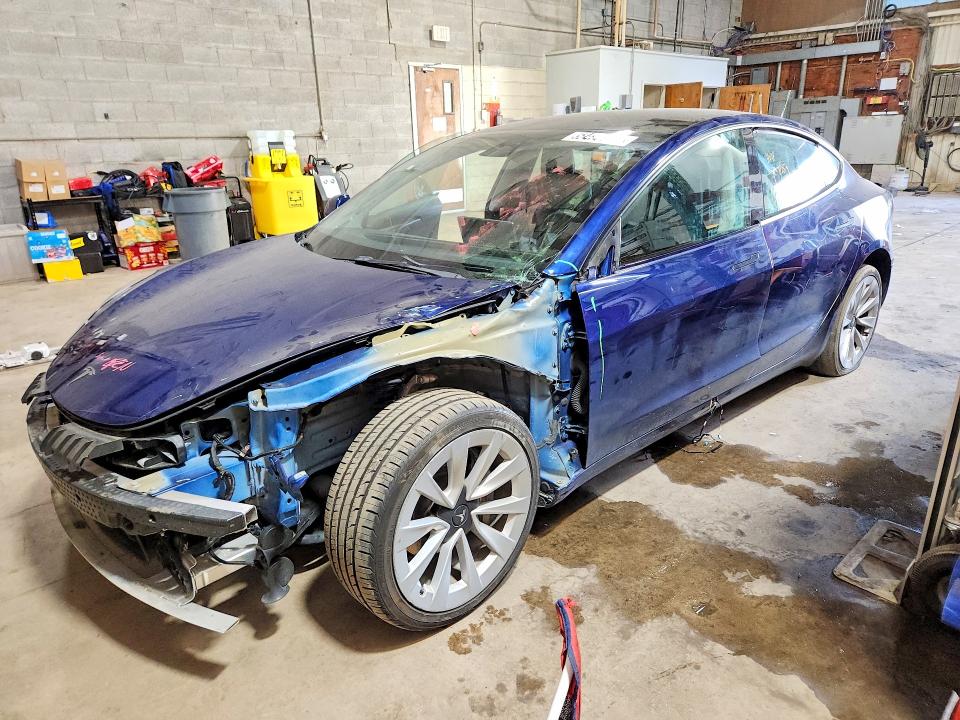 Продажа на аукционе авто 2023 Tesla Model 3, vin: 5YJ3E1EA4PF435265, номер лота: 62439346