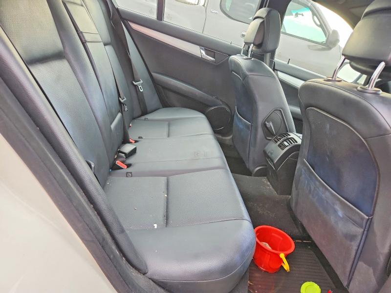 63511716 :رقم المزاد ، WDDGF81X98F103486 vin ، 2008 Mercedes-benz C مزاد بيع
