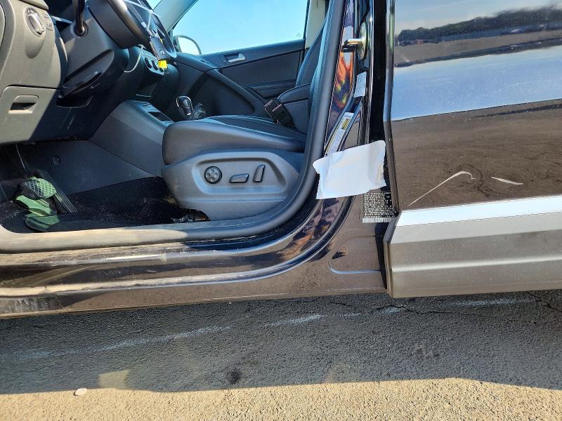 64728406 :رقم المزاد ، WVGSV7AX5HK026426 vin ، 2017 Volkswagen Tiguan مزاد بيع