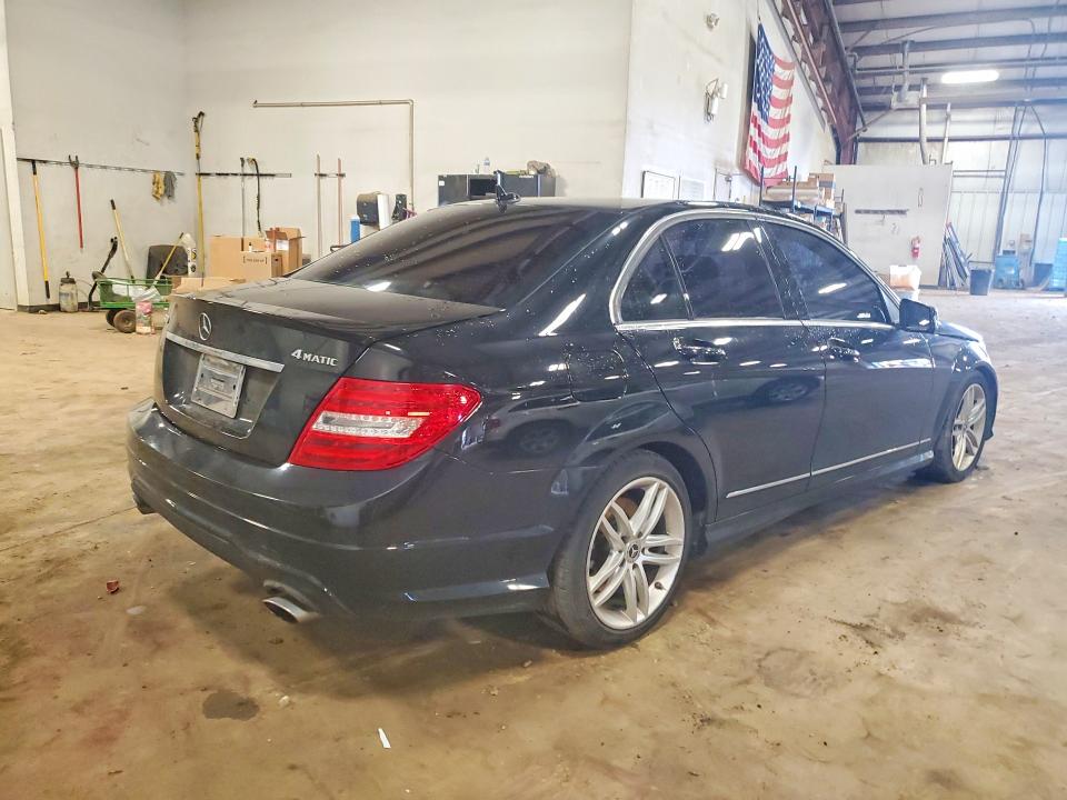 2013 Mercedes-benz C მანქანა იყიდება აუქციონზე, vin: WDDGF8AB6DR285919, აუქციონის ნომერი: 63611106