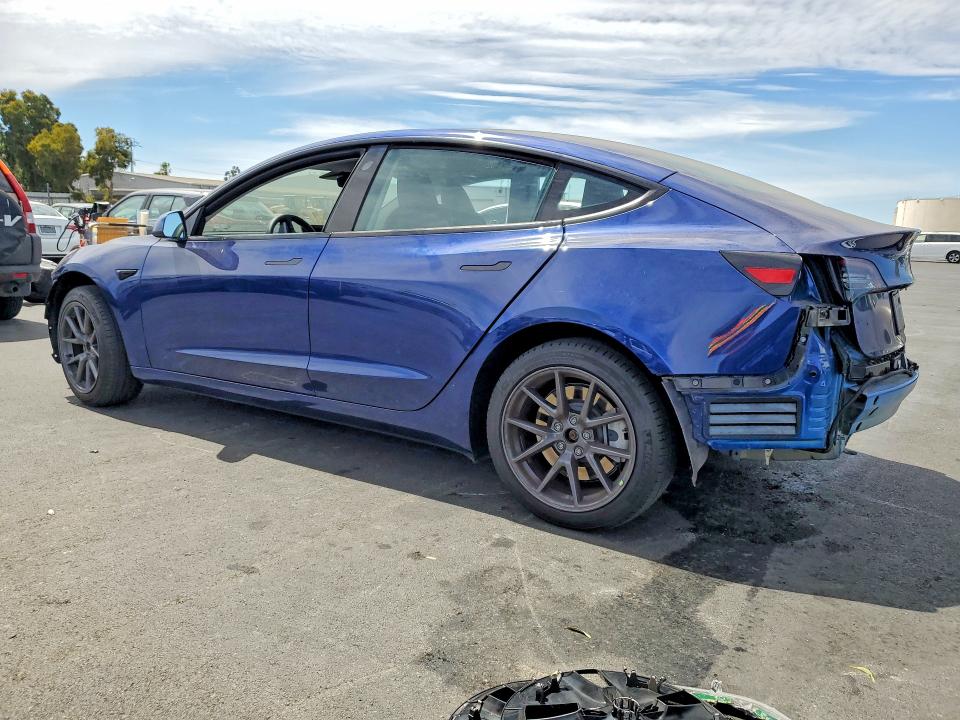 64100126 :رقم المزاد ، 5YJ3E1EA1PF487632 vin ، 2023 Tesla Model 3 مزاد بيع