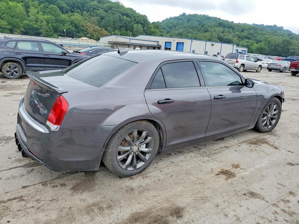 Aukcja sprzedaży 2015 Chrysler 300c, vin: 2C3CCAKG2FH781990, numer aukcji: 64277576