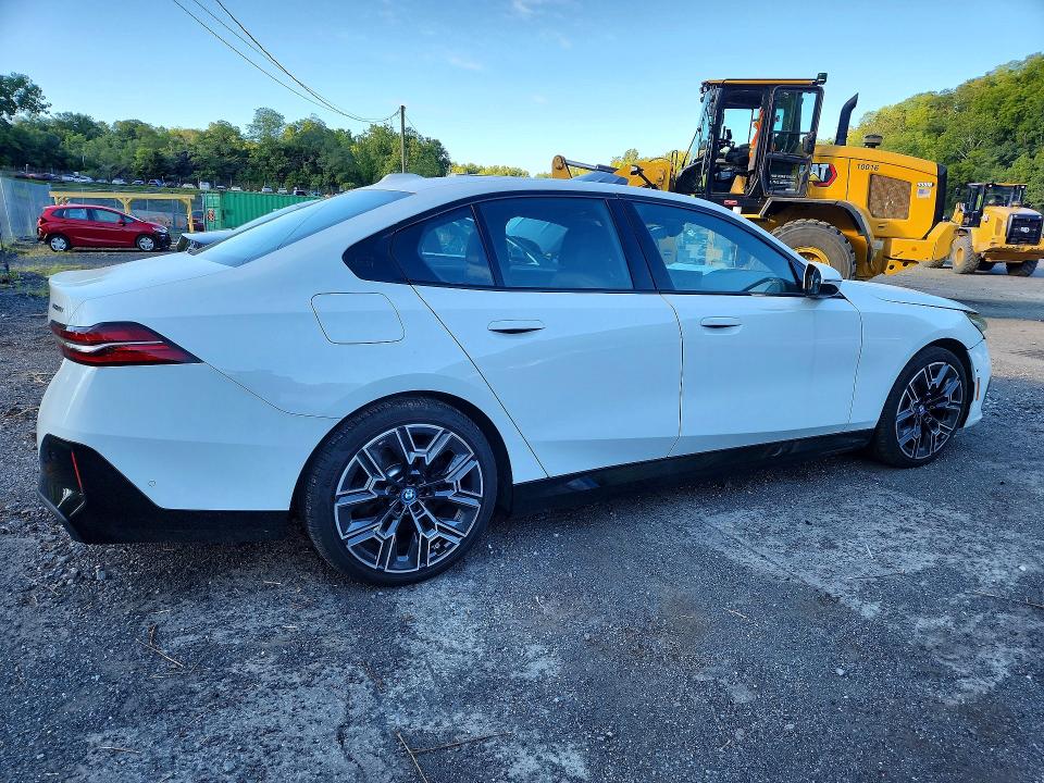 66488946 :رقم المزاد ، WBY13HG04SCS86841 vin ، 2025 Bmw I5 مزاد بيع