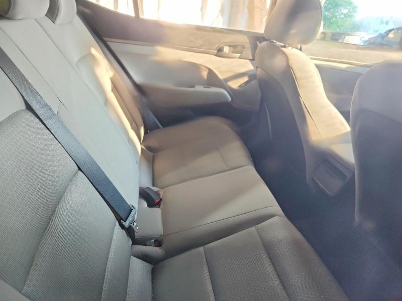 2017 Hyundai Elantra მანქანა იყიდება აუქციონზე, vin: 5NPD74LF5HH142427, აუქციონის ნომერი: 65124006