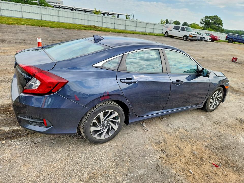 2018 Honda Civic მანქანა იყიდება აუქციონზე, vin: 19XFC2F72JE033804, აუქციონის ნომერი: 64245806